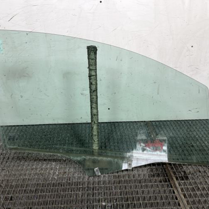 Vitre avant gauche PEUGEOT 207 Photo n°4