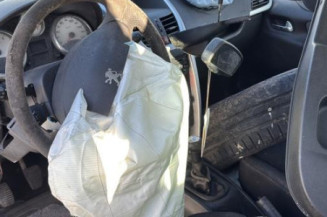 Vitre avant gauche PEUGEOT 207