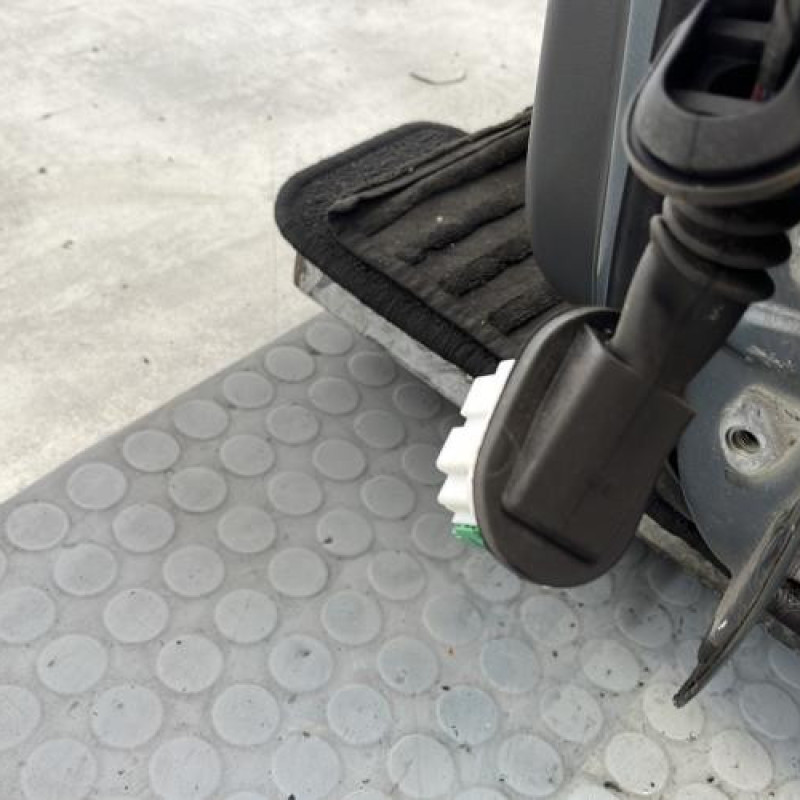 Porte avant gauche SUZUKI ALTO 3 Photo n°8