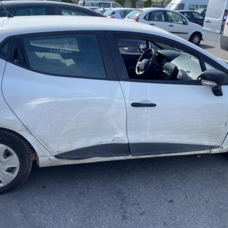 Custode arriere droit RENAULT CLIO 4 Photo n°11