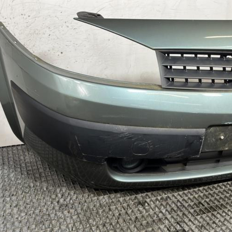 Pare choc avant RENAULT MEGANE 2 Photo n°2