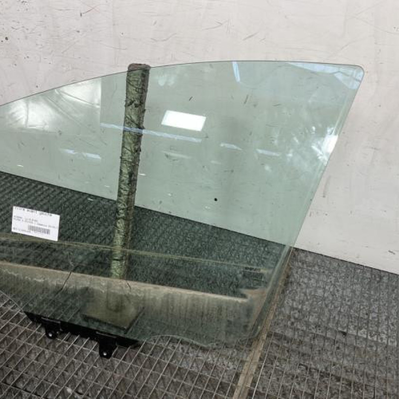 Vitre avant gauche NISSAN MICRA 5 Photo n°3