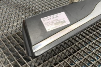 Baguette de porte arriere gauche  RENAULT CLIO 4