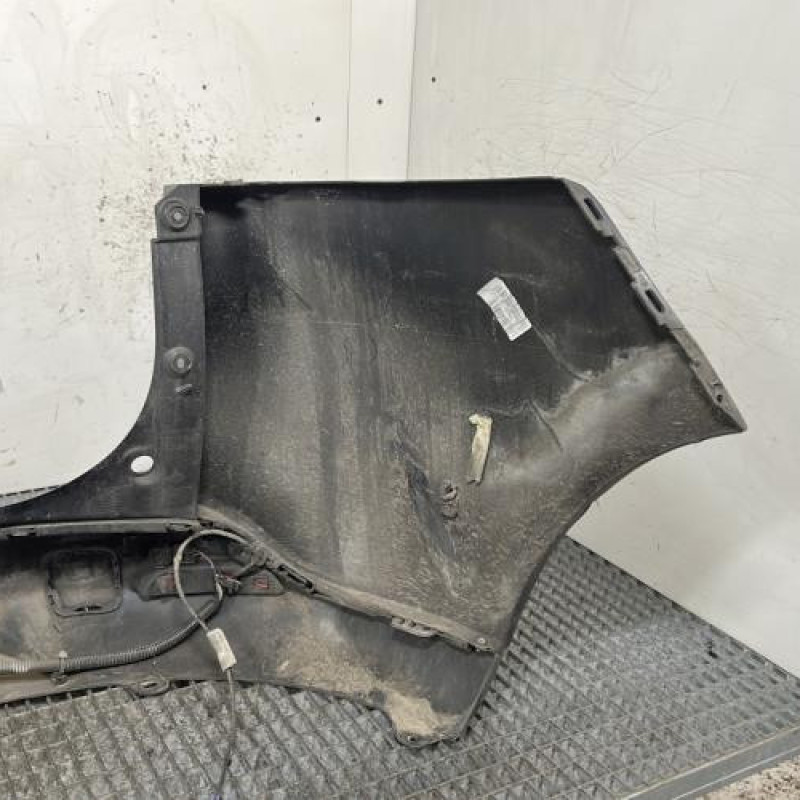Pare choc arriere RENAULT CLIO 4 Photo n°4