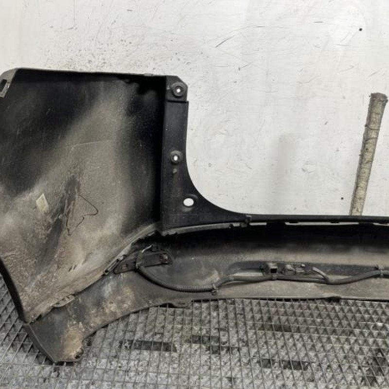 Pare choc arriere RENAULT CLIO 4 Photo n°6