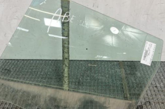 Vitre arriere gauche RENAULT CLIO 4 Photo n°1