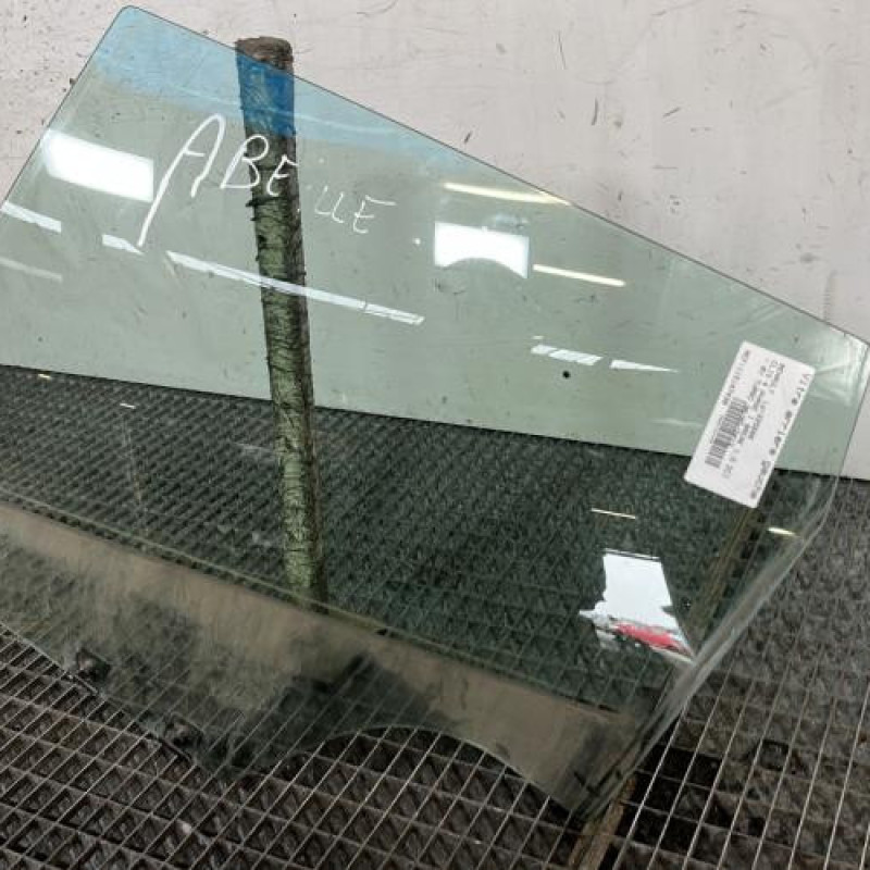 Vitre arriere gauche RENAULT CLIO 4 Photo n°3