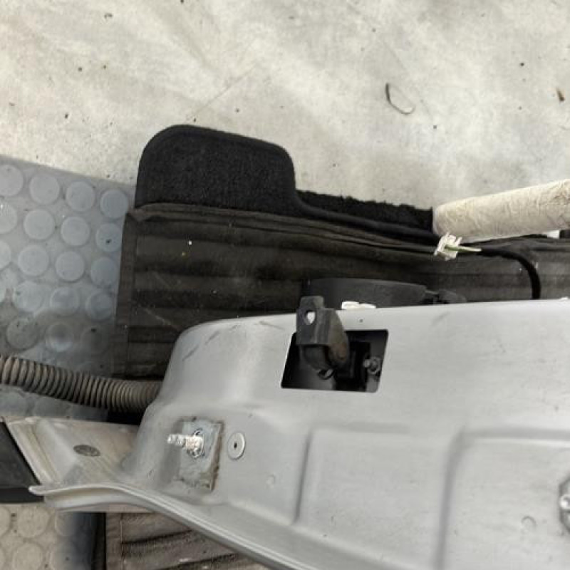 Porte arriere gauche RENAULT CLIO 4 Photo n°3