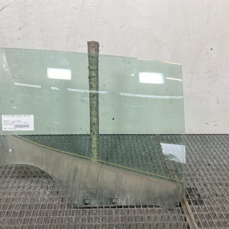 Vitre arriere droit RENAULT CLIO 4 Photo n°1