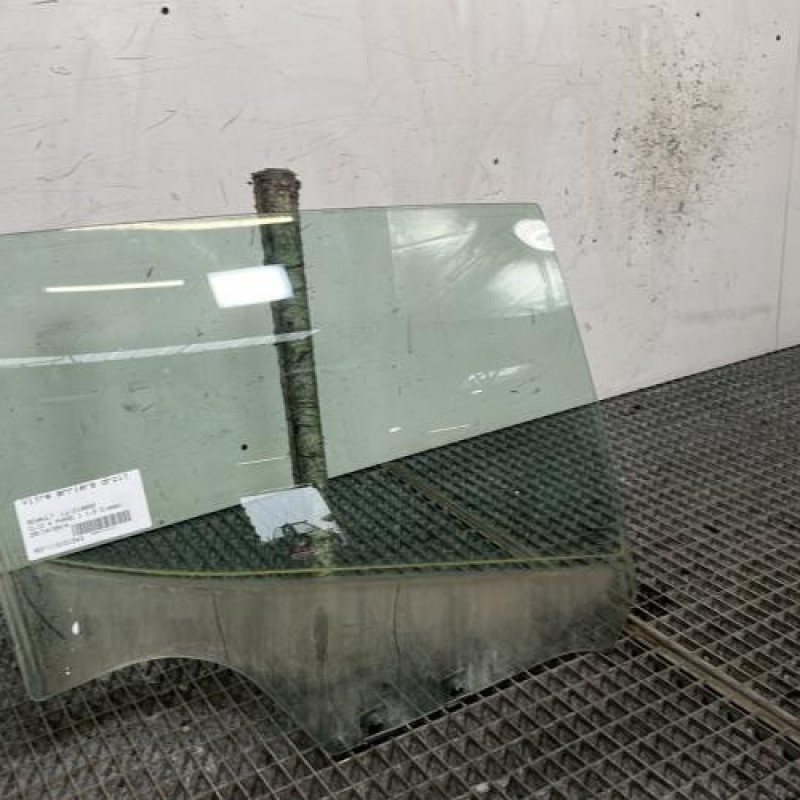 Vitre arriere droit RENAULT CLIO 4 Photo n°3