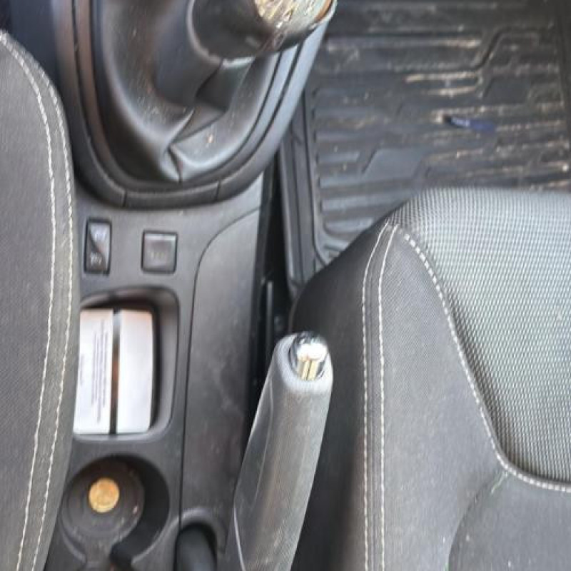 Vitre arriere droit RENAULT CLIO 4 Photo n°8