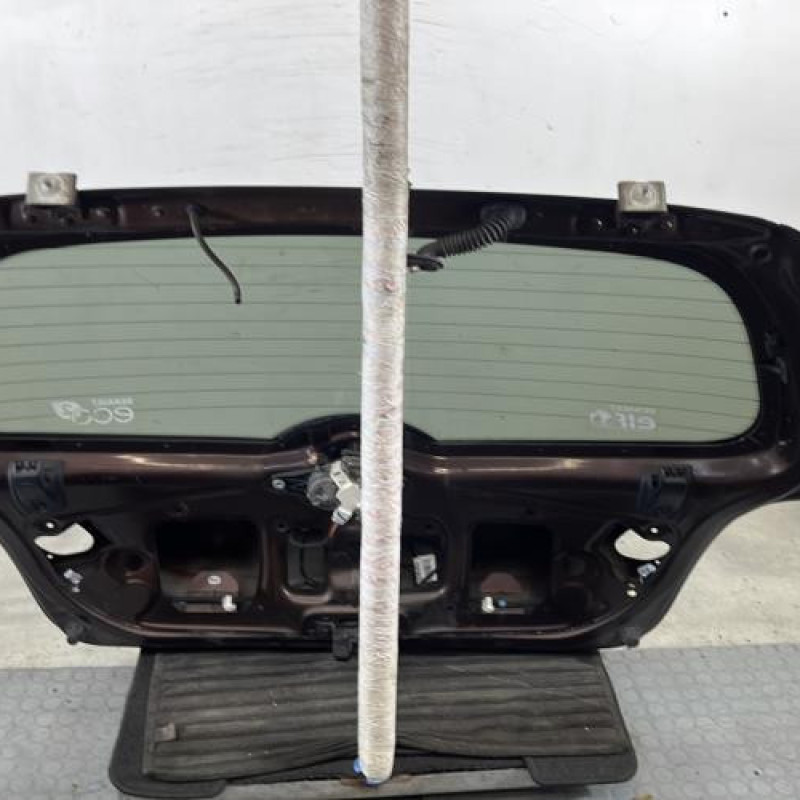 Malle/Hayon arriere RENAULT TWINGO 2 Photo n°6