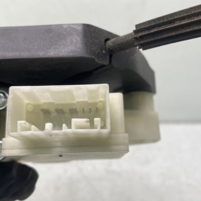 Leve vitre electrique arriere droit VOLKSWAGEN GOLF 7 Photo n°4