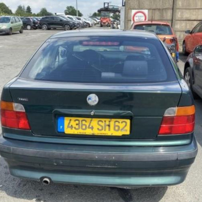 Pare choc arriere BMW SERIE 3 E36 Photo n°12