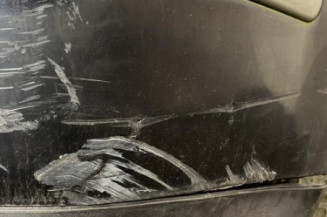 Pare choc arriere VOLKSWAGEN GOLF 4