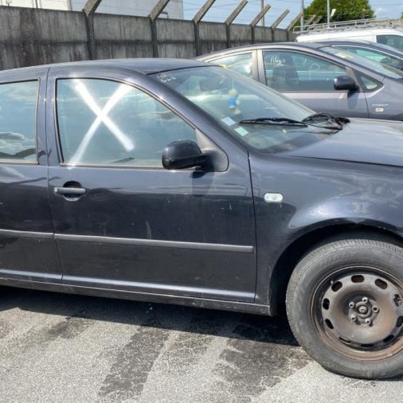 Pare choc arriere VOLKSWAGEN GOLF 4 Photo n°18