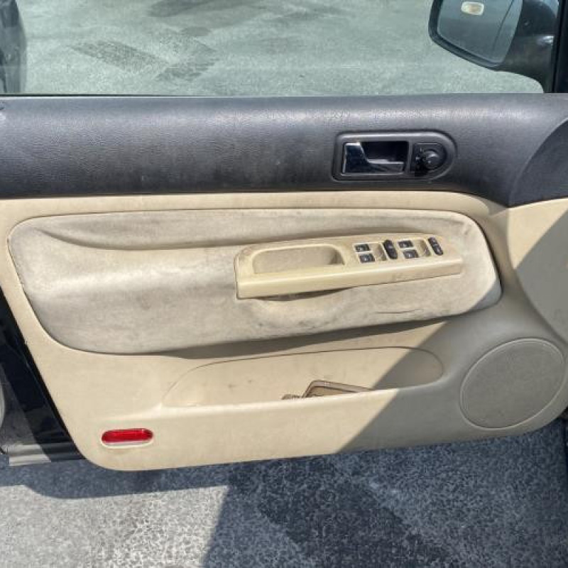 Pare choc arriere VOLKSWAGEN GOLF 4 Photo n°20