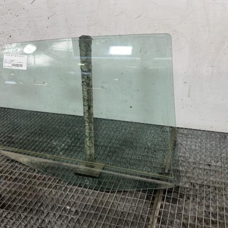 Vitre arriere droit FIAT PUNTO 2 Photo n°3