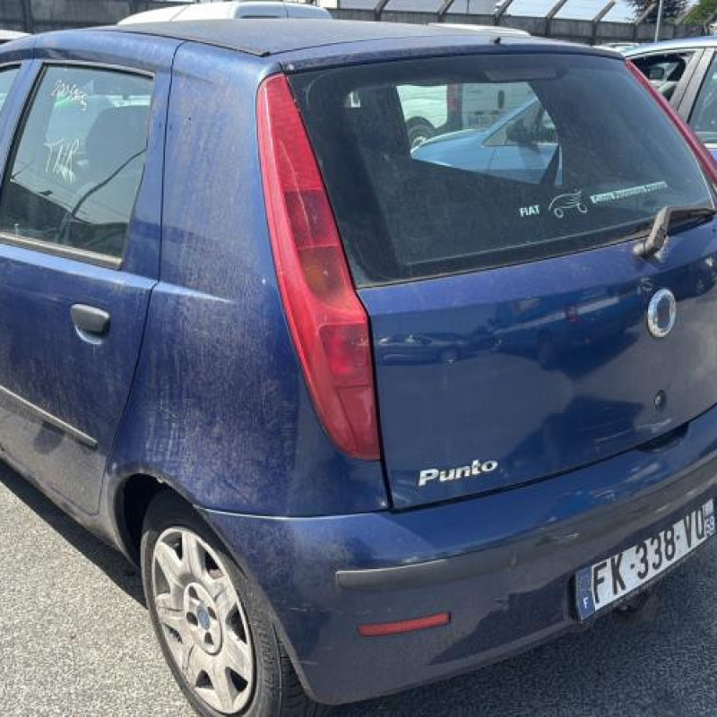Vitre arriere droit FIAT PUNTO 2 Photo n°8