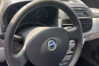 Vitre arriere droit FIAT PUNTO 2