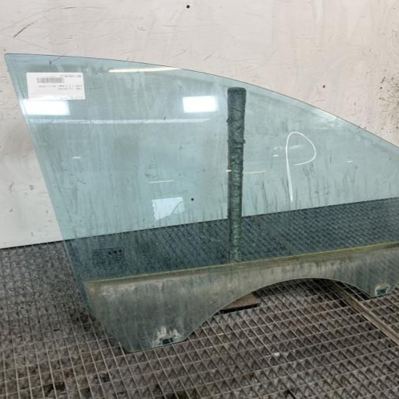 Vitre avant droit FORD KUGA 1 Photo n°3