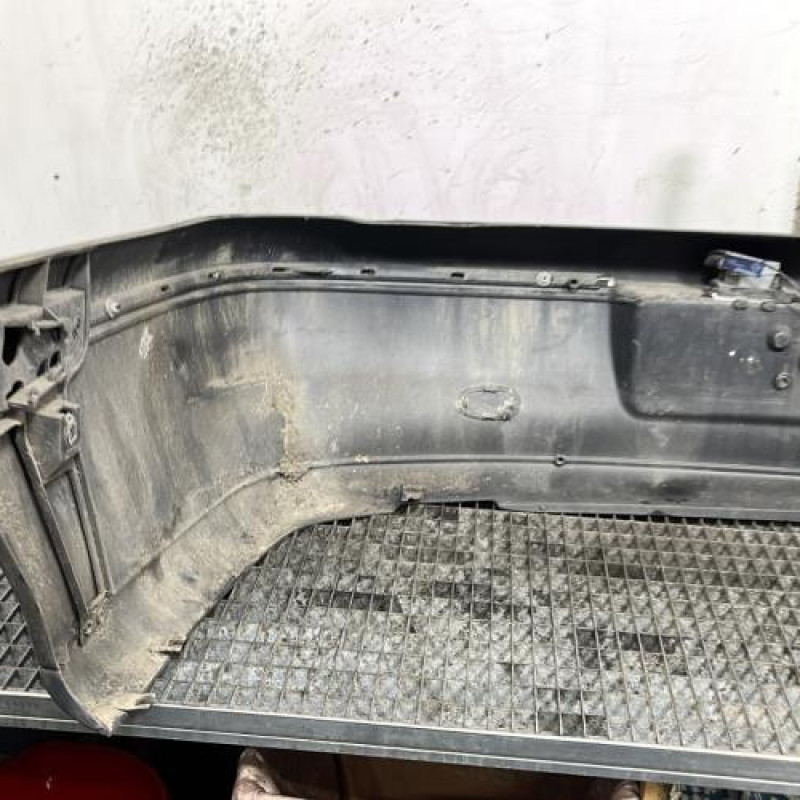 Pare choc arriere RENAULT SAFRANE Photo n°7