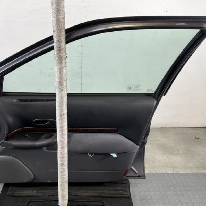 Porte avant droit RENAULT SAFRANE Photo n°7