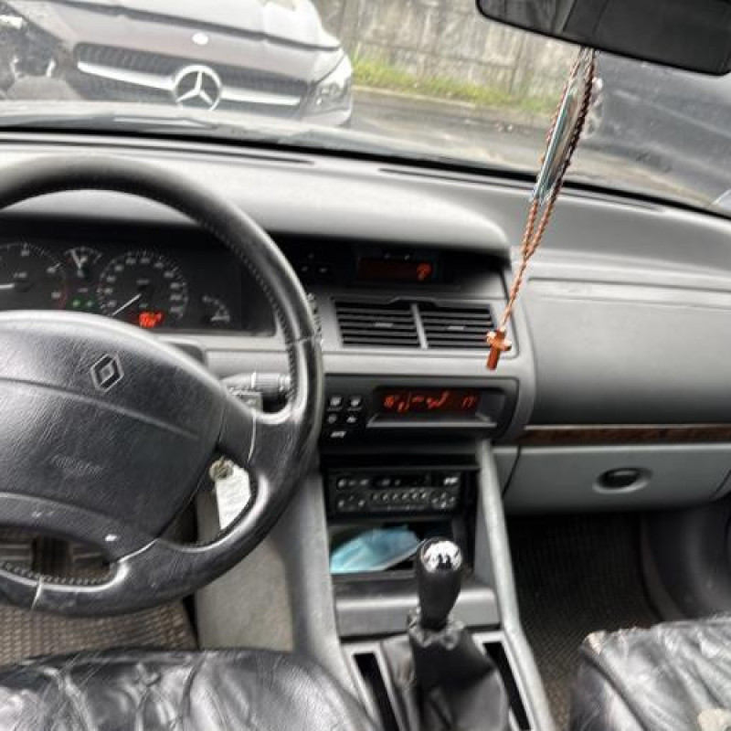 Porte avant droit RENAULT SAFRANE Photo n°18