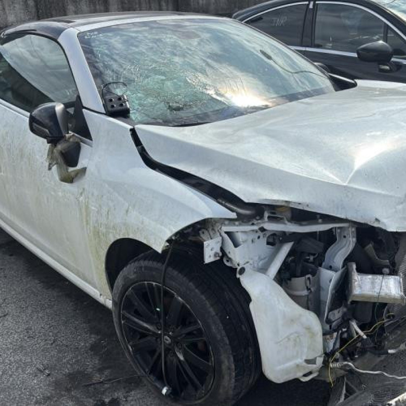 Pare boue arriere droit RENAULT MEGANE 3 Photo n°6