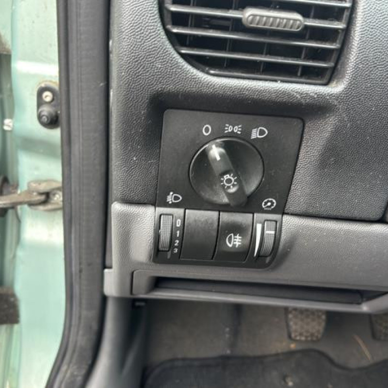 Moteur essuie glace avant OPEL CORSA C Photo n°20