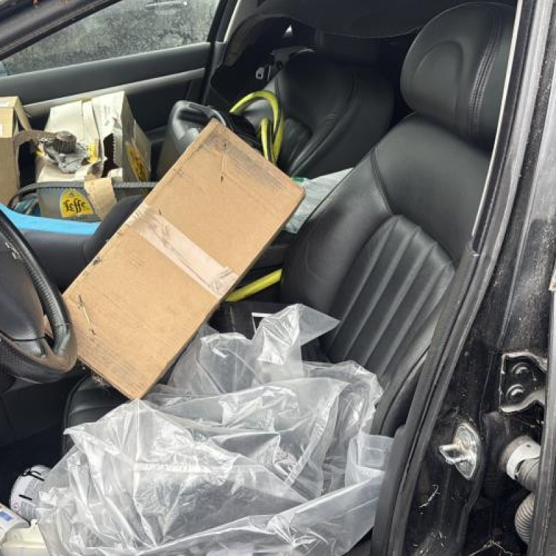 Vase de lave glace PEUGEOT 407 Photo n°11