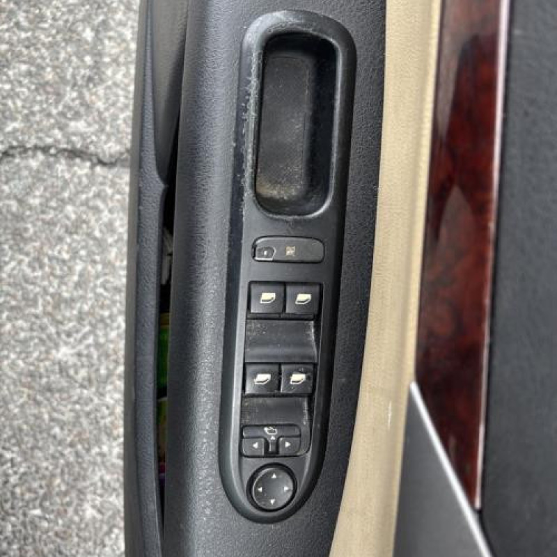 Vase de lave glace PEUGEOT 407 Photo n°10