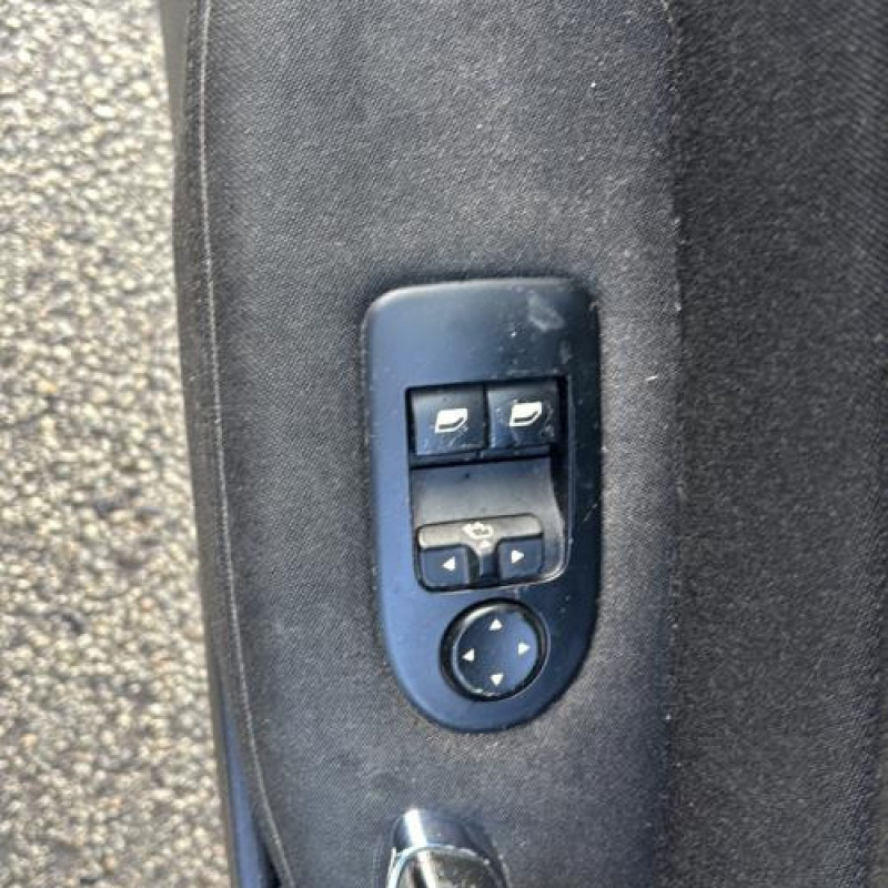 Vase de lave glace PEUGEOT 407 Photo n°12