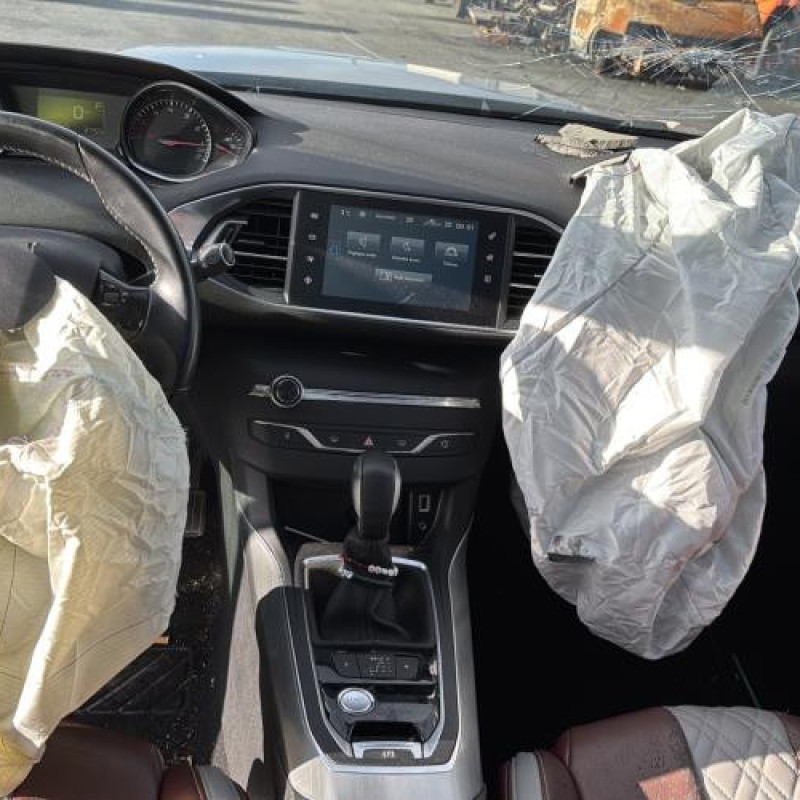 Boitier filtre a air PEUGEOT 308 2 Photo n°12