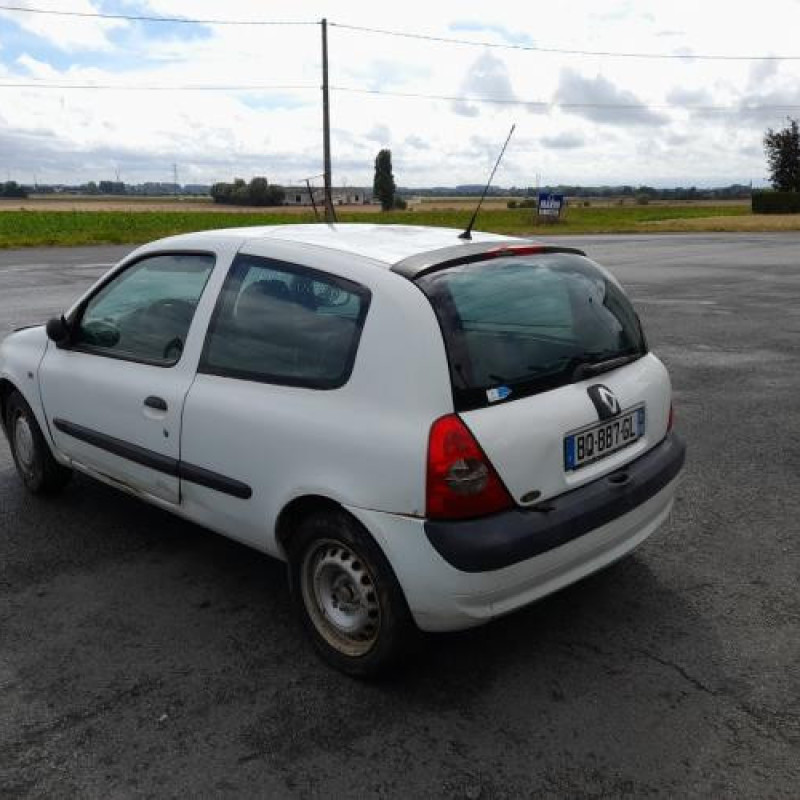 Reservoir essence RENAULT CLIO 2 CAMPUS Photo n°4