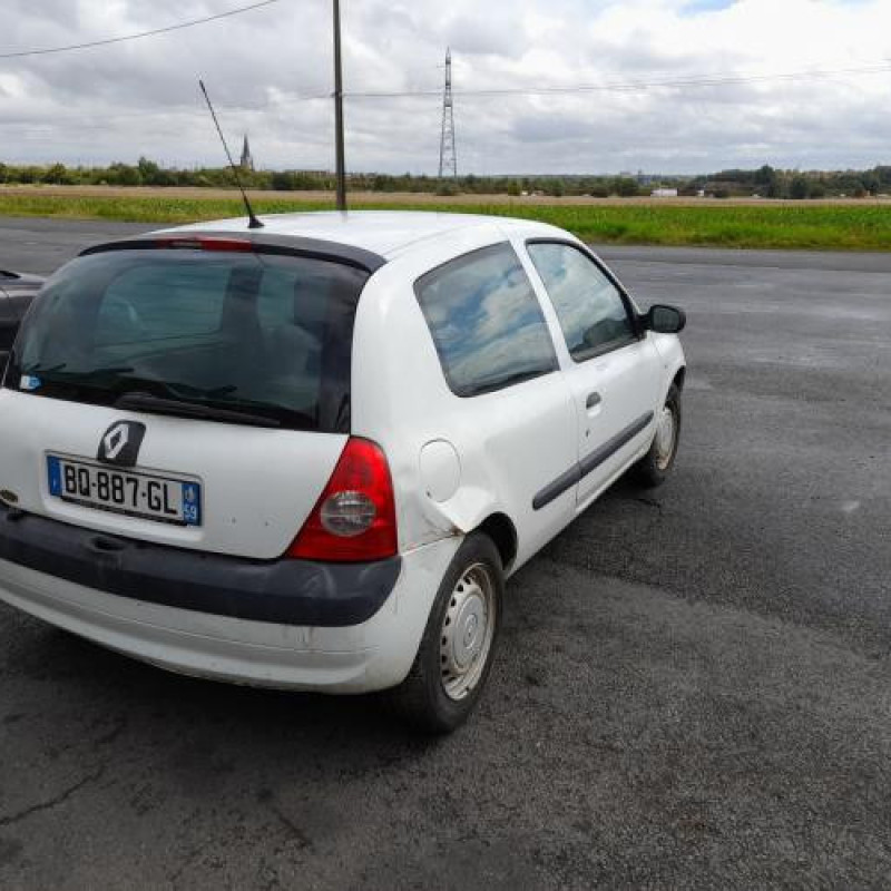 Reservoir essence RENAULT CLIO 2 CAMPUS Photo n°5