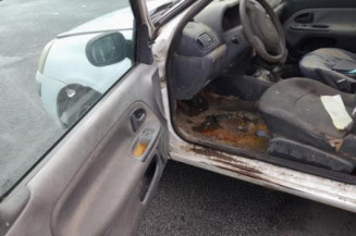 Reservoir essence RENAULT CLIO 2 CAMPUS