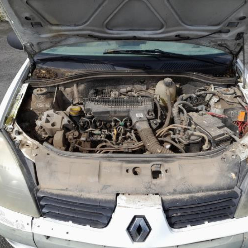 Reservoir essence RENAULT CLIO 2 CAMPUS Photo n°15