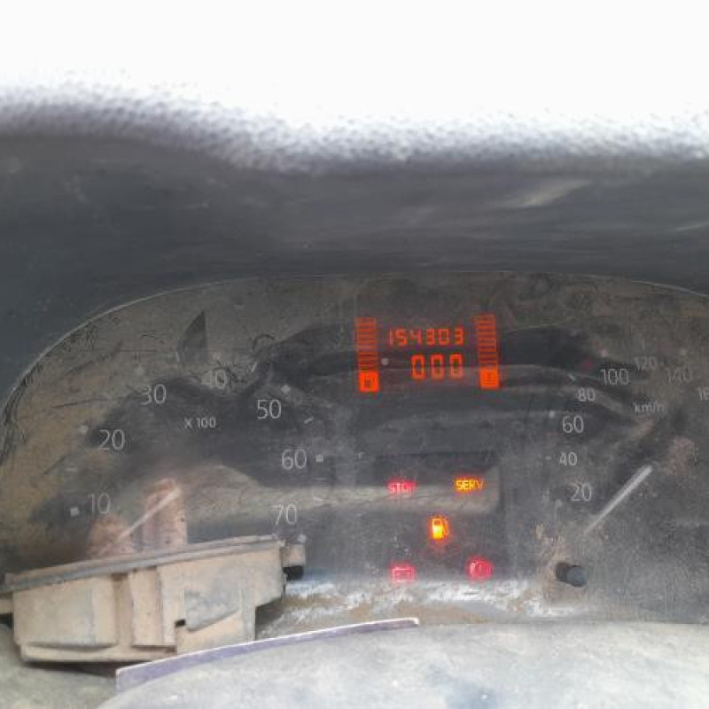 Reservoir essence RENAULT CLIO 2 CAMPUS Photo n°16