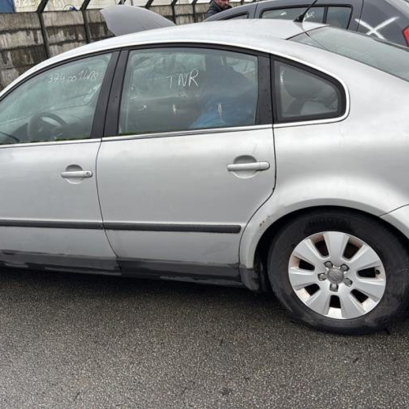 Leve vitre electrique avant gauche VOLKSWAGEN PASSAT 4 Photo n°8