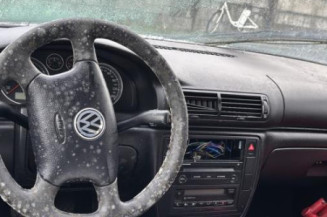 Leve vitre electrique avant gauche VOLKSWAGEN PASSAT 4