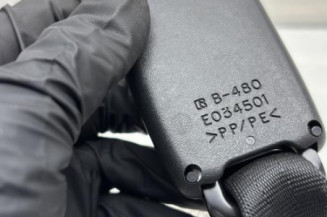 Attache ceinture arriere gauche PEUGEOT 107