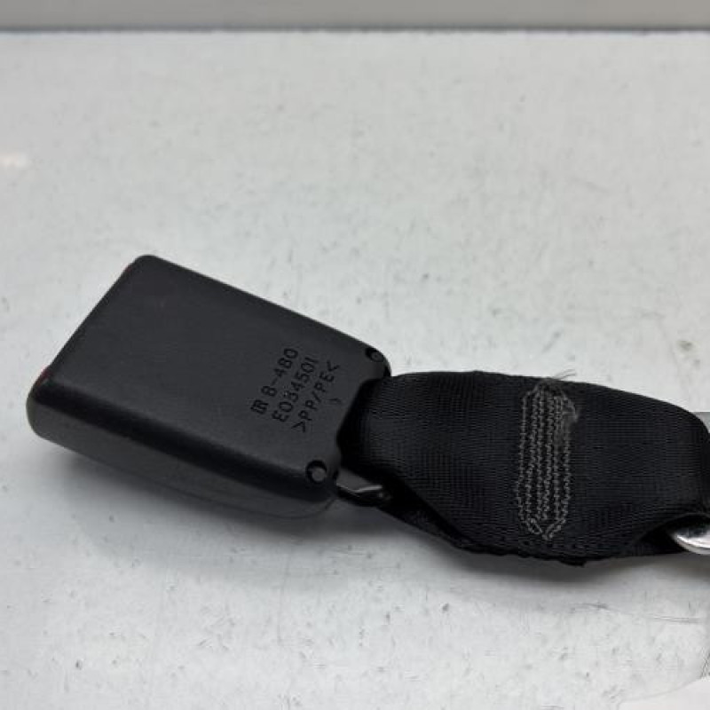 Attache ceinture arriere gauche PEUGEOT 107 Photo n°5