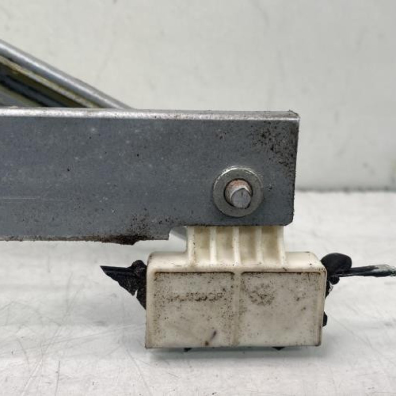 Leve vitre electrique avant droit RENAULT MEGANE 3 Photo n°3