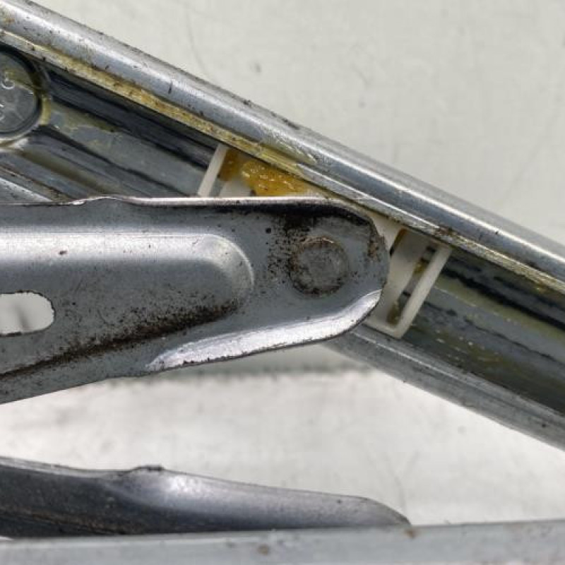 Leve vitre electrique avant droit RENAULT MEGANE 3 Photo n°4