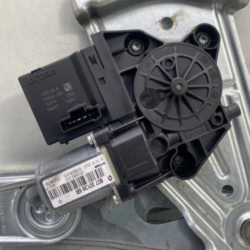 Leve vitre electrique avant droit RENAULT MEGANE 3 Photo n°6