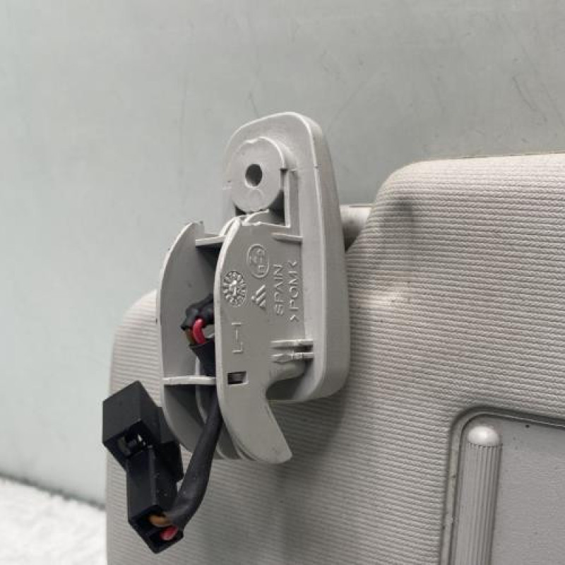 Pare soleil gauche VOLKSWAGEN POLO 4 Photo n°2