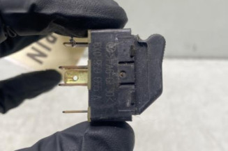 Interrupteur de leve vitre avant droit VOLKSWAGEN POLO 3