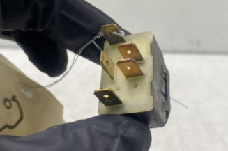 Interrupteur de leve vitre avant droit VOLKSWAGEN POLO 3