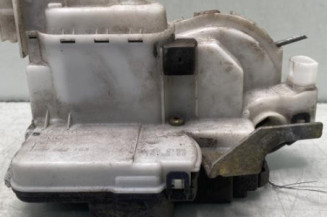 Serrure avant gauche VOLKSWAGEN POLO 3 Photo n°1